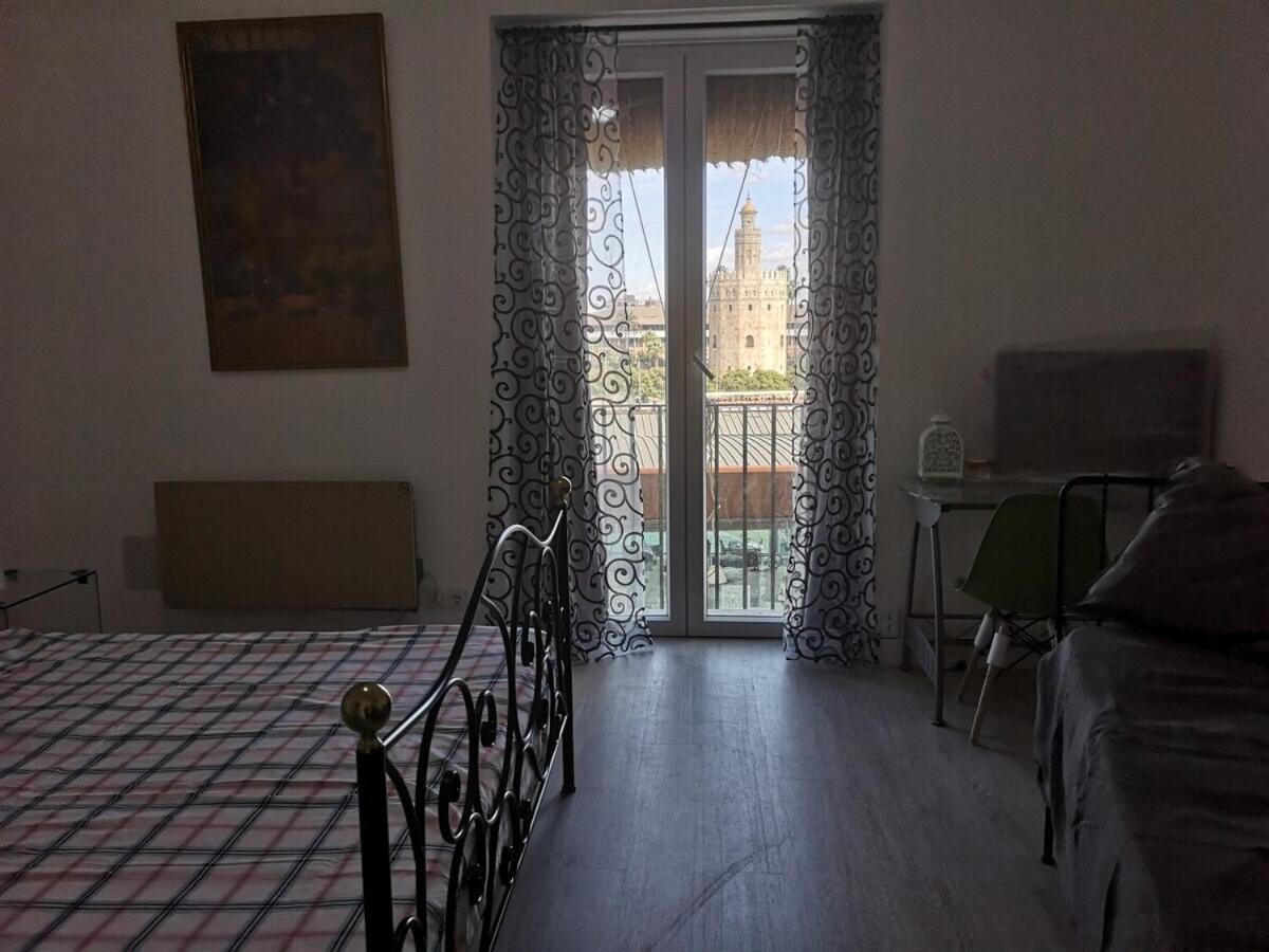 Betis Del Oro Villa Seville Room photo